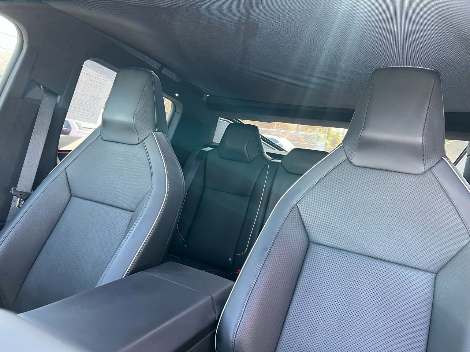 Used 2024 Tesla Cybertruck AWD Crew Cab image 34