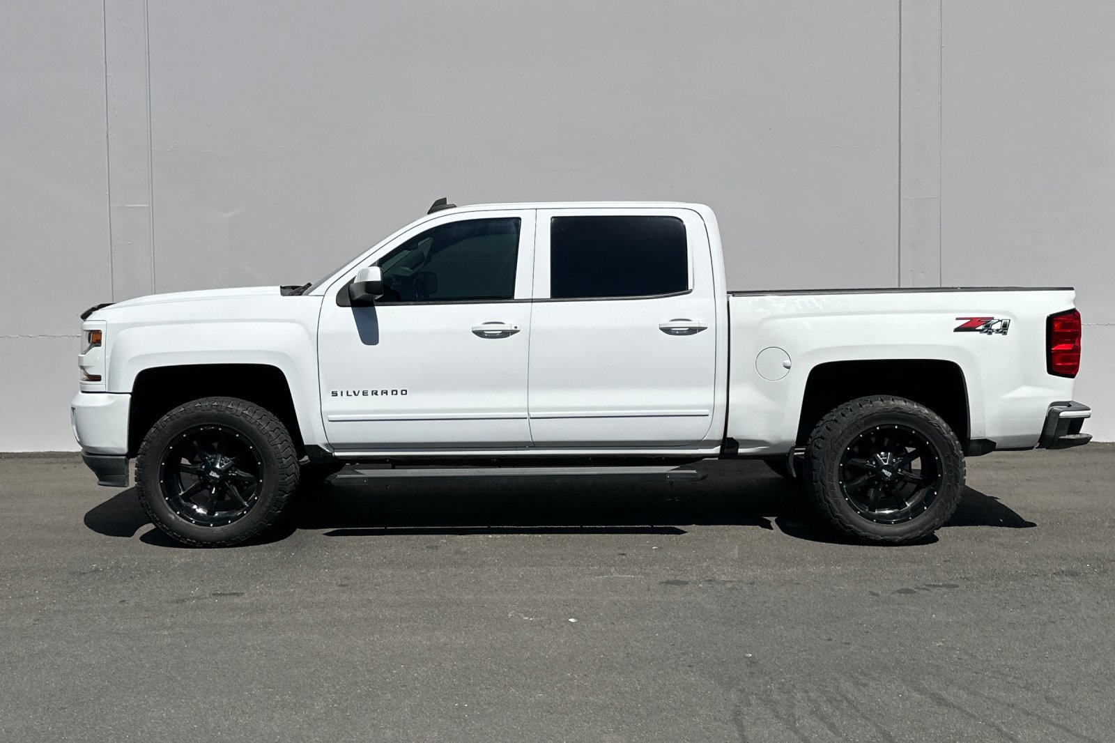 Used 2018 Chevrolet Silverado 1500 LT w/ All Star Edition AWD/4WD image 7