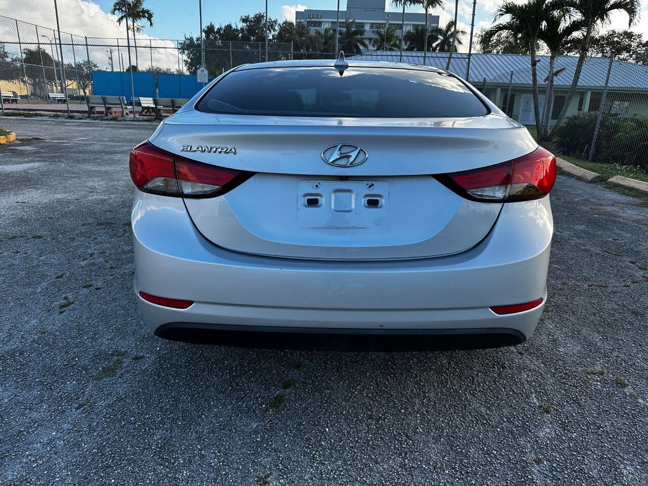 Used 2014 Hyundai Elantra SE w/ Option Group 02 FWD image 7