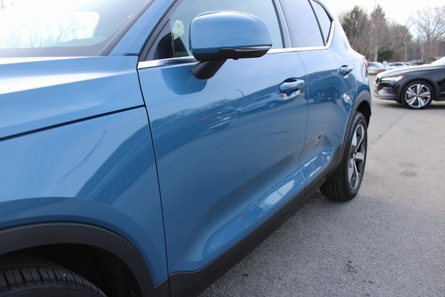 Used 2025 Volvo XC40 B5 Plus image 47