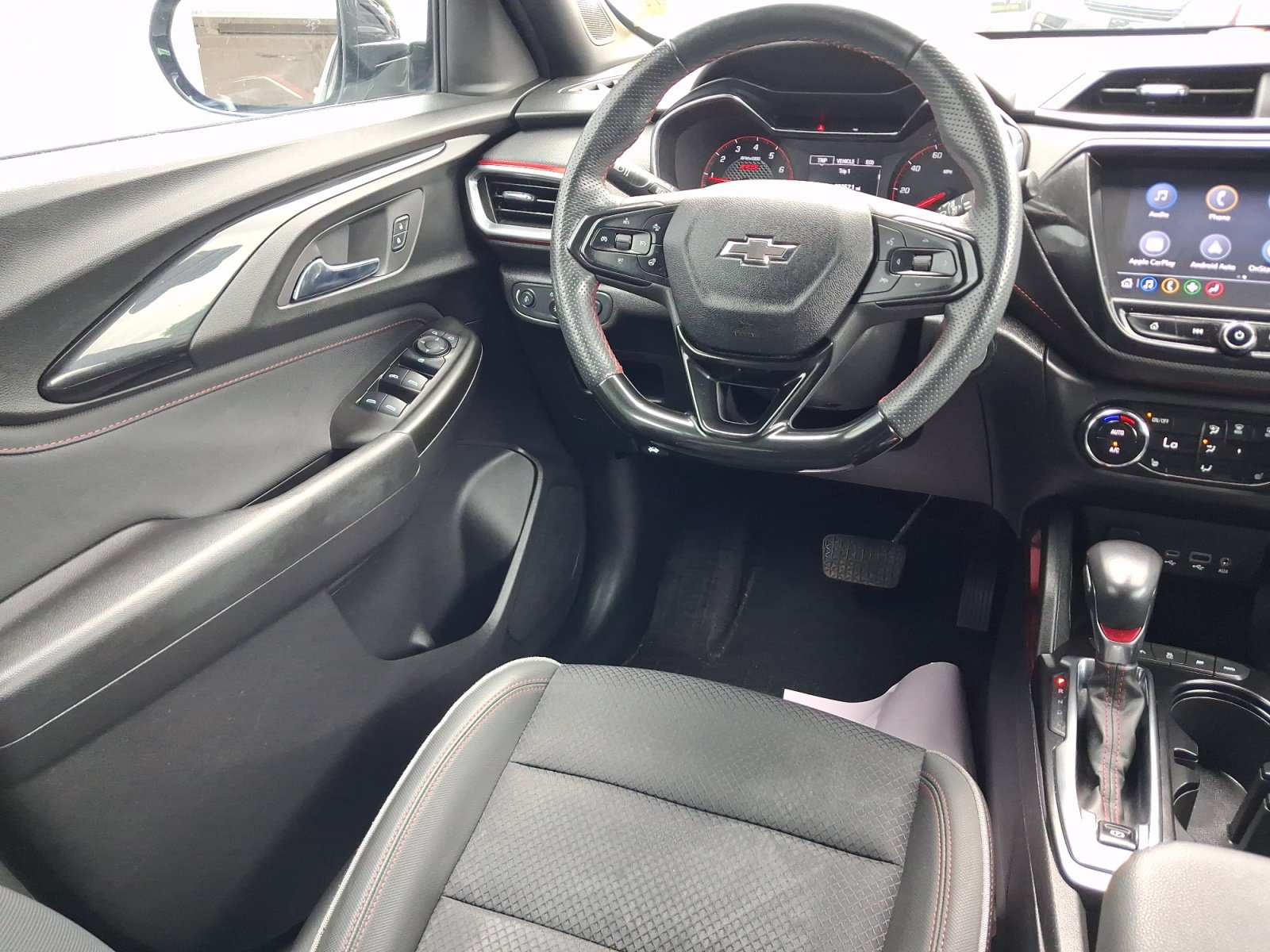 Used 2022 Chevrolet TrailBlazer RS w/ Convenience Package AWD/4WD image 22