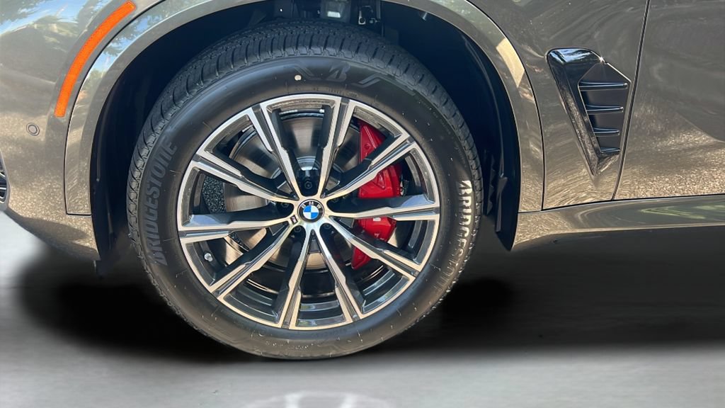 New 2026 BMW X5 xDrive40i w/ M Sport Package AWD/4WD image 26