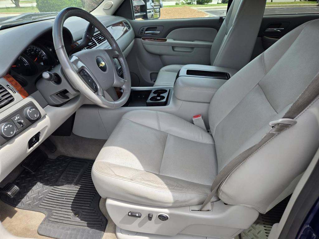 Used 2014 Chevrolet Silverado 2500 LTZ w/ LTZ Plus Package AWD/4WD image 13