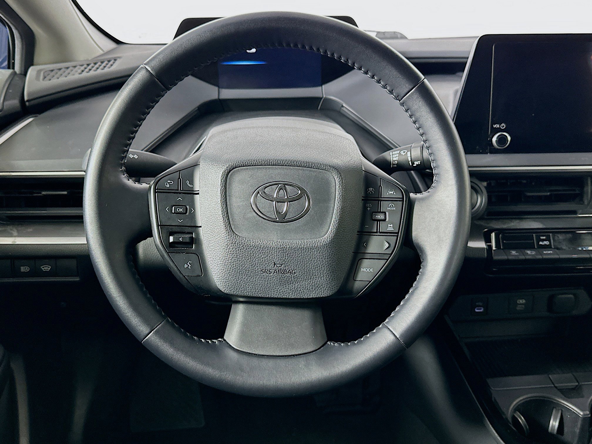 Used 2024 Toyota Prius LE image 18