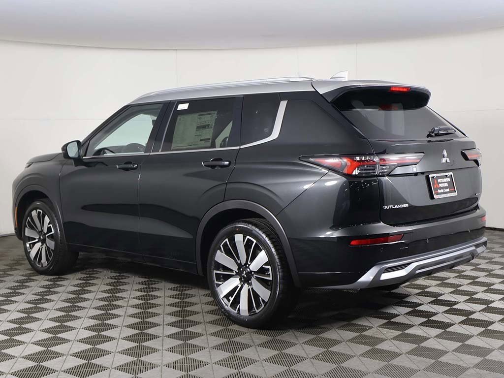 New 2025 Mitsubishi Outlander AWD image 13
