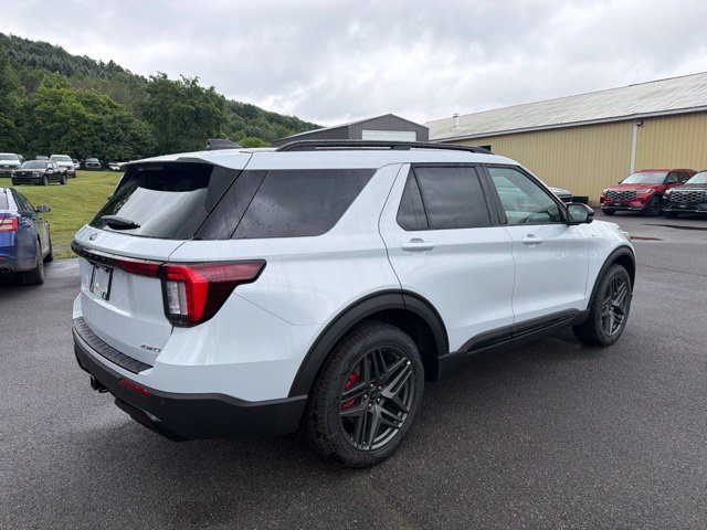 Used 2026 Ford Explorer ST-Line w/ ST-Line Street Pack AWD/4WD image 9