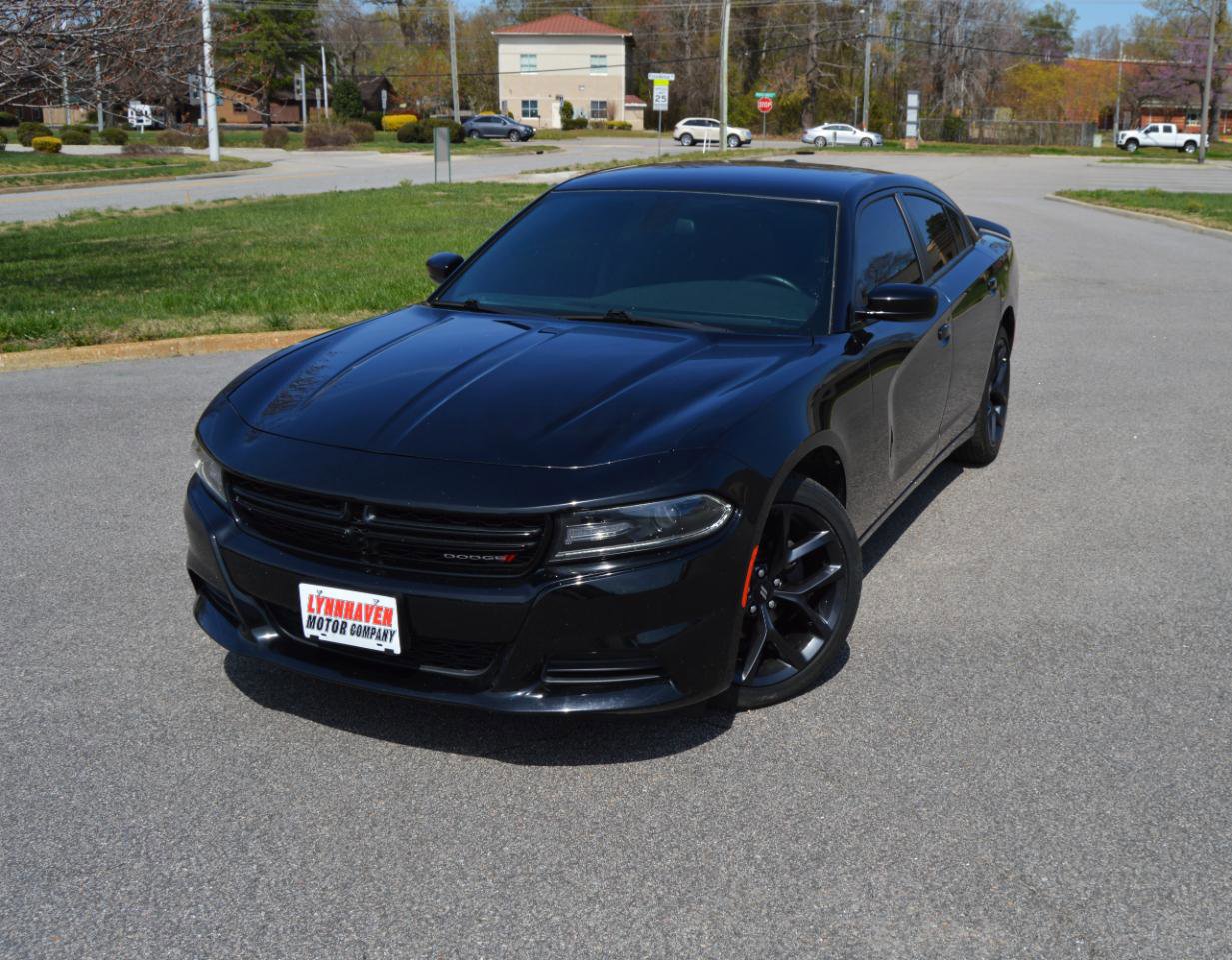 Used 2019 Dodge Charger SXT w/ Blacktop Package RWD image 23