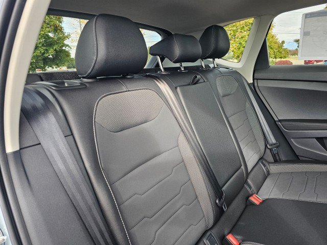 New 2027 Volkswagen Taos SE AWD/4WD image 14