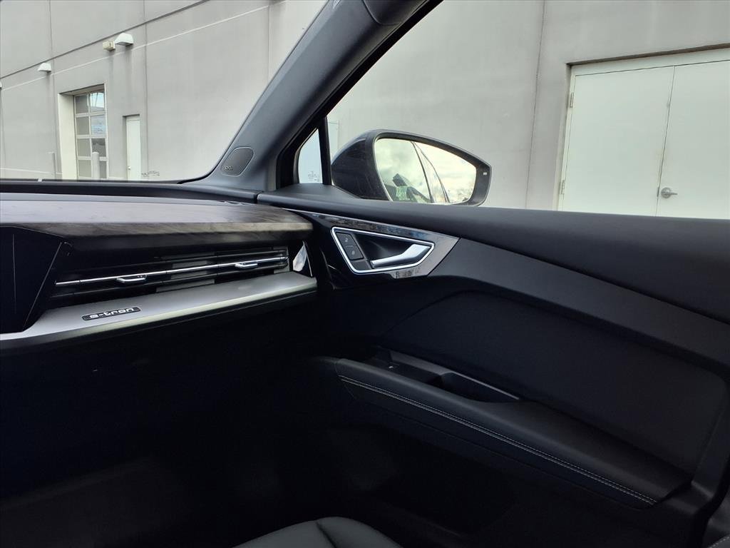 Used 2022 Audi Q4 e-tron Premium Plus w/ Premium Plus image 26