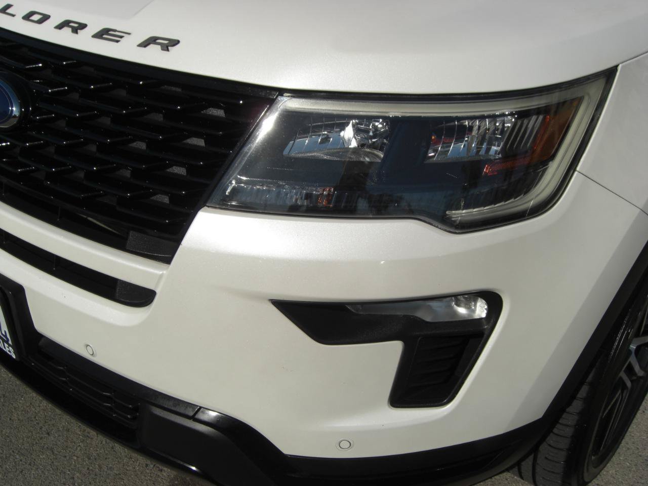 Used 2018 Ford Explorer Sport AWD/4WD image 3