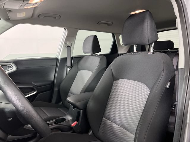 Certified 2025 Kia Soul LX w/ LX Technology Package FWD image 12