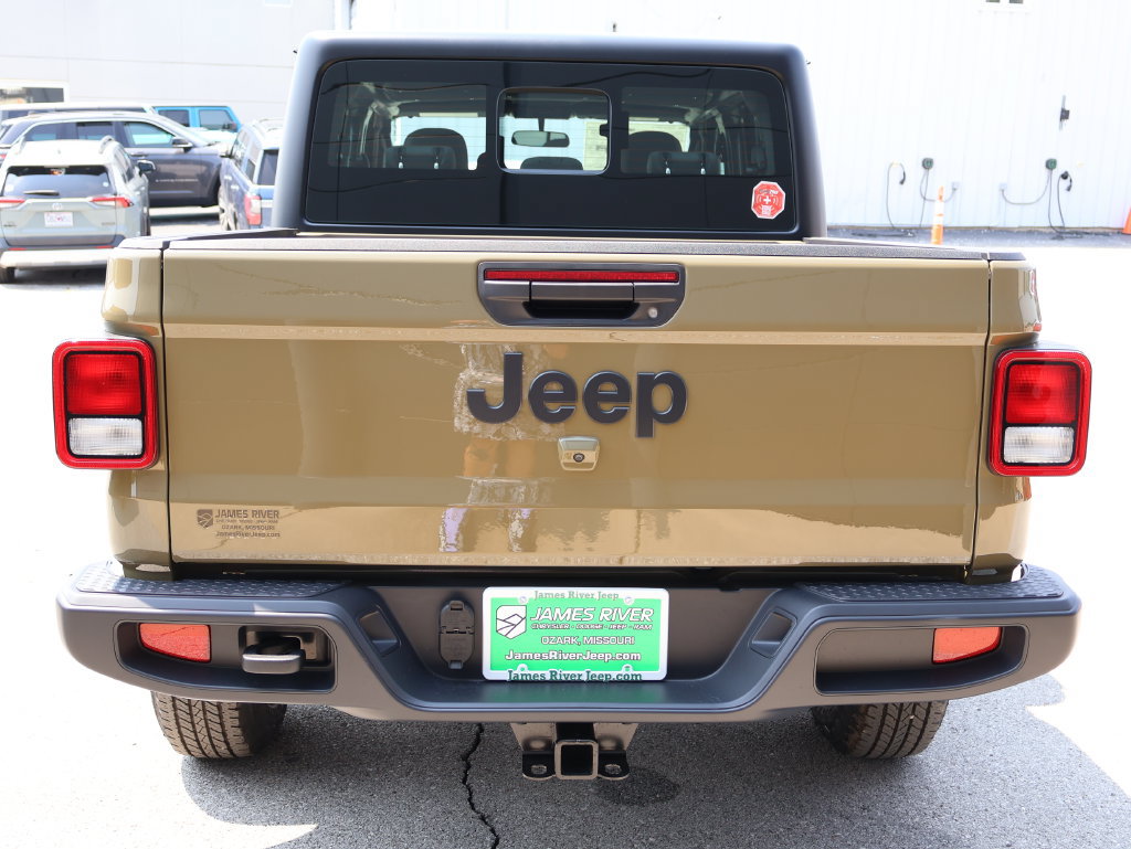 New 2026 Jeep Gladiator Sport AWD/4WD image 4