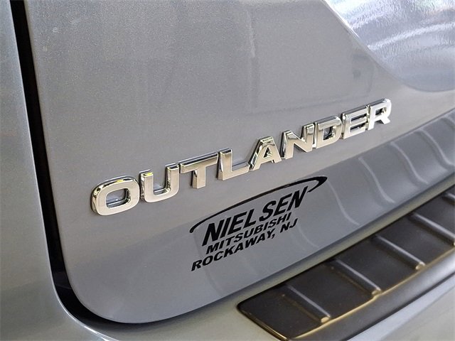 New 2025 Mitsubishi Outlander AWD image 11