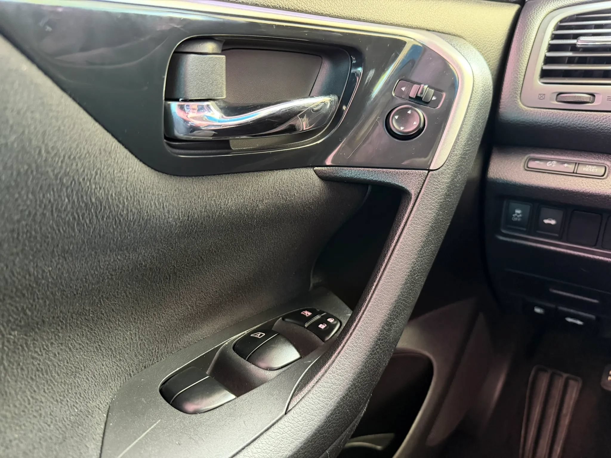 Used 2014 Nissan Altima 2.5 S FWD image 23