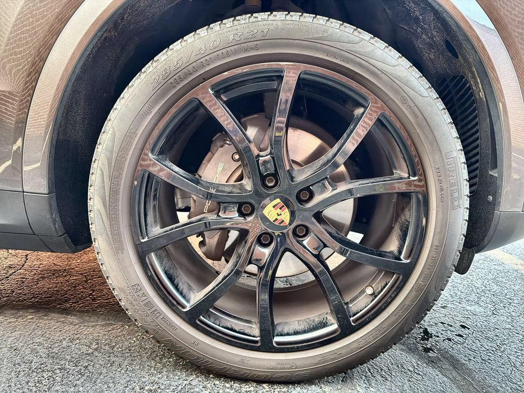 Used 2020 Porsche Cayenne AWD/4WD image 19