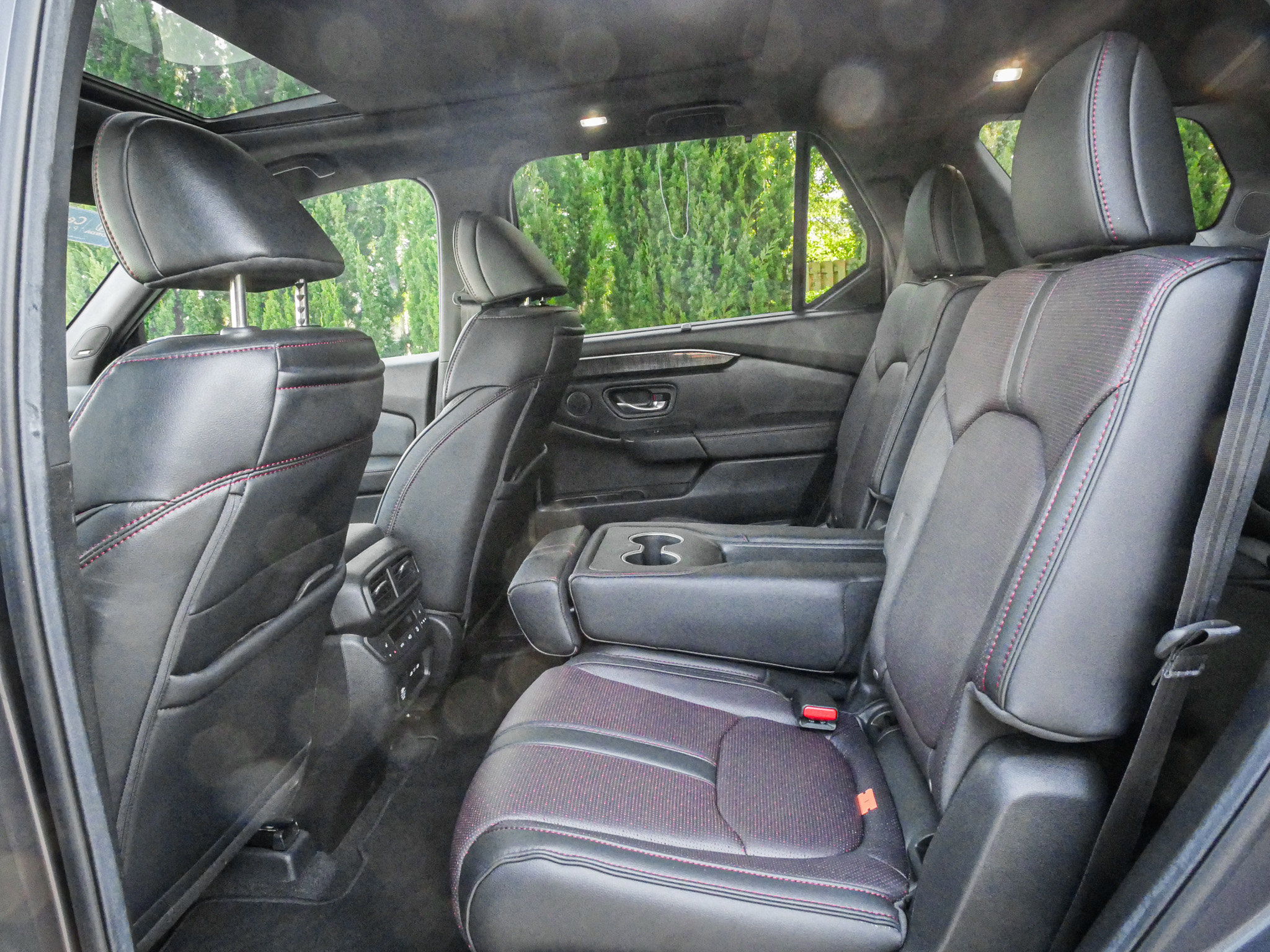 Certified 2025 Honda Pilot Black Edition image 31