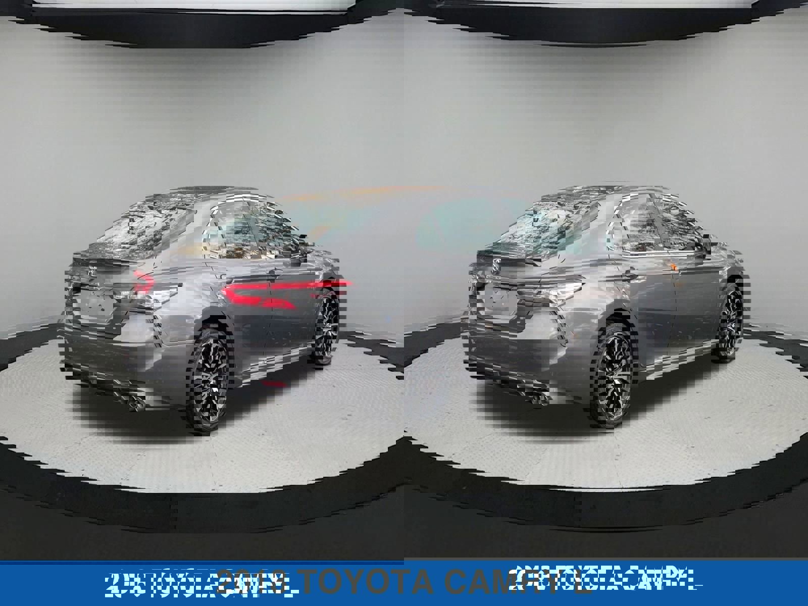 Used 2018 Toyota Camry SE w/ Moonroof Package image 4