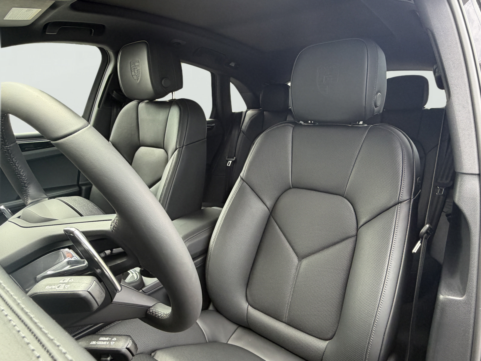 New 2026 Porsche Macan AWD/4WD image 5