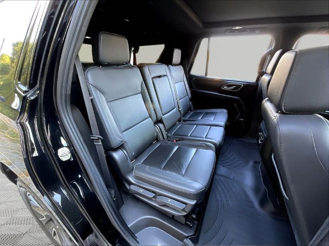 Used 2021 Chevrolet Tahoe Z71 w/ Z71 Off-Road Package AWD/4WD image 25