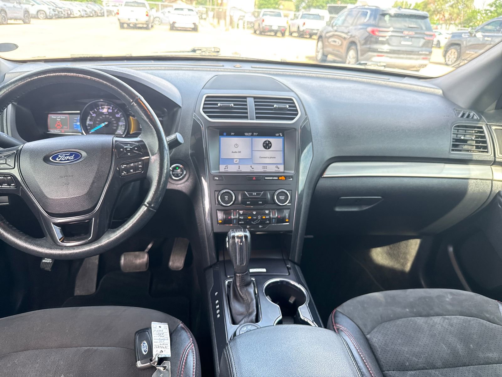 Used 2018 Ford Explorer XLT w/ Equipment Group 202A AWD/4WD image 21