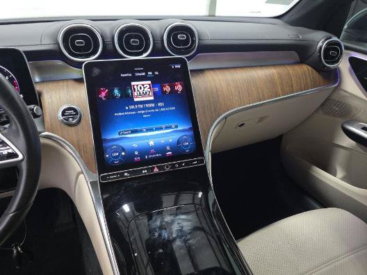Used 2024 Mercedes-Benz GLC 300 4MATIC image 11
