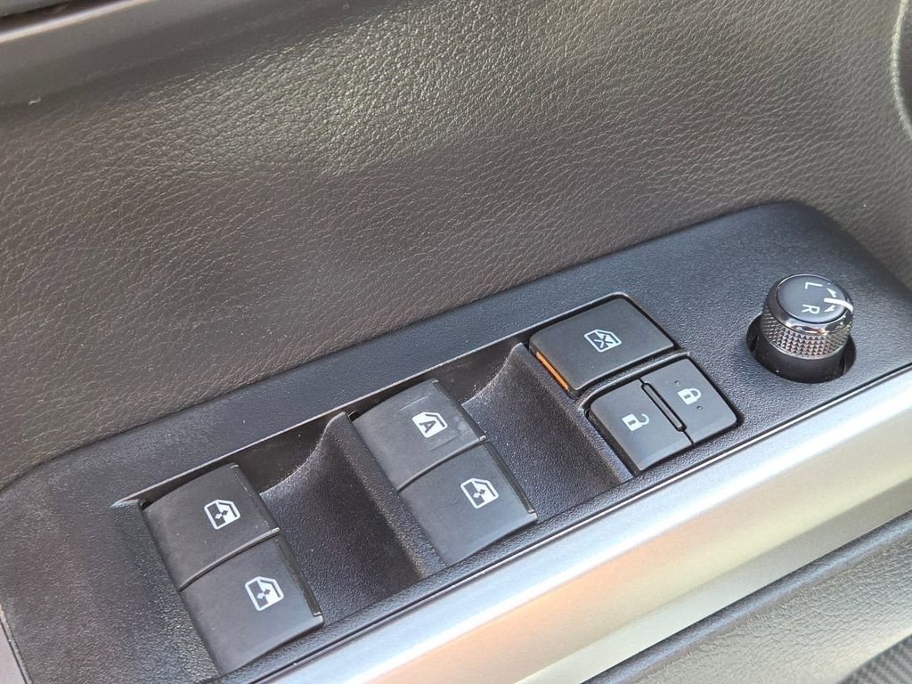 Used 2022 Toyota Tacoma SR5 w/ Technology Package image 30