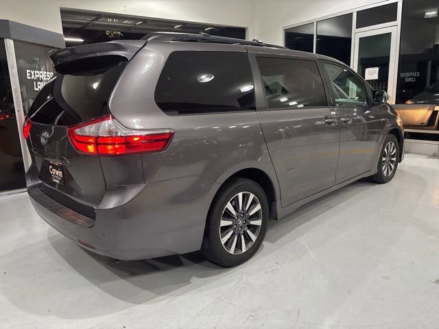 Used 2019 Toyota Sienna XLE image 6