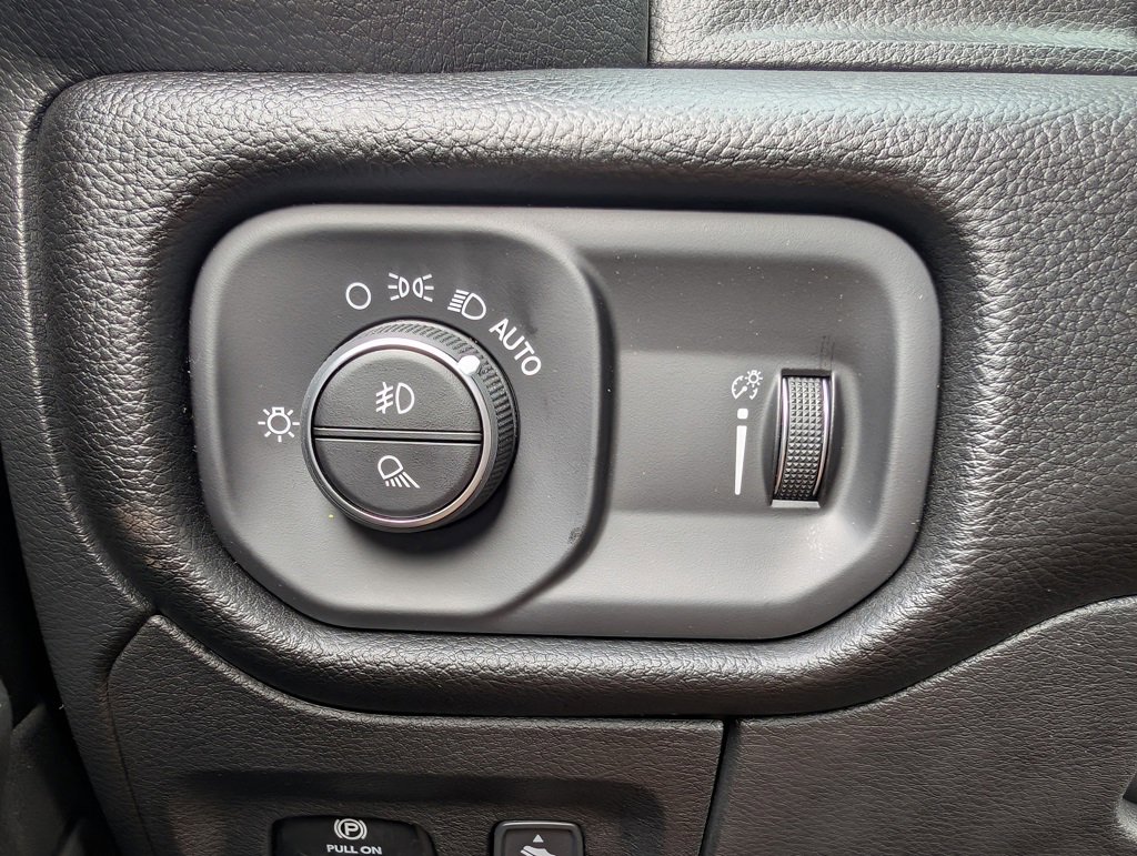 New 2026 RAM 1500 4x4 Crew Cab image 36