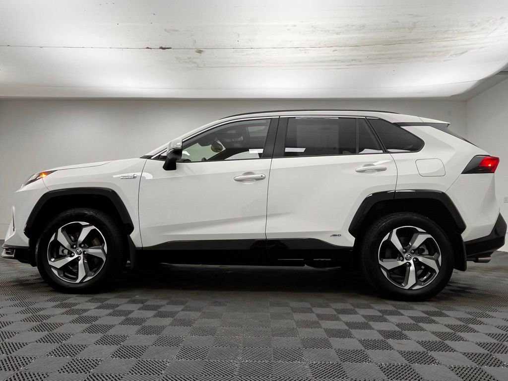 Used 2023 Toyota RAV4 SE w/ Weather & Moonroof Package image 14