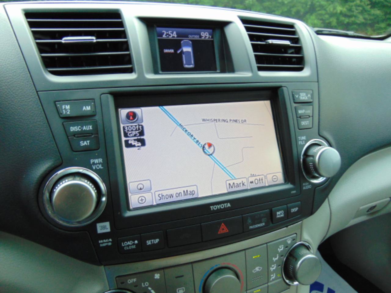 Used 2012 Toyota Highlander SE w/ Tow Pkg AWD/4WD image 9