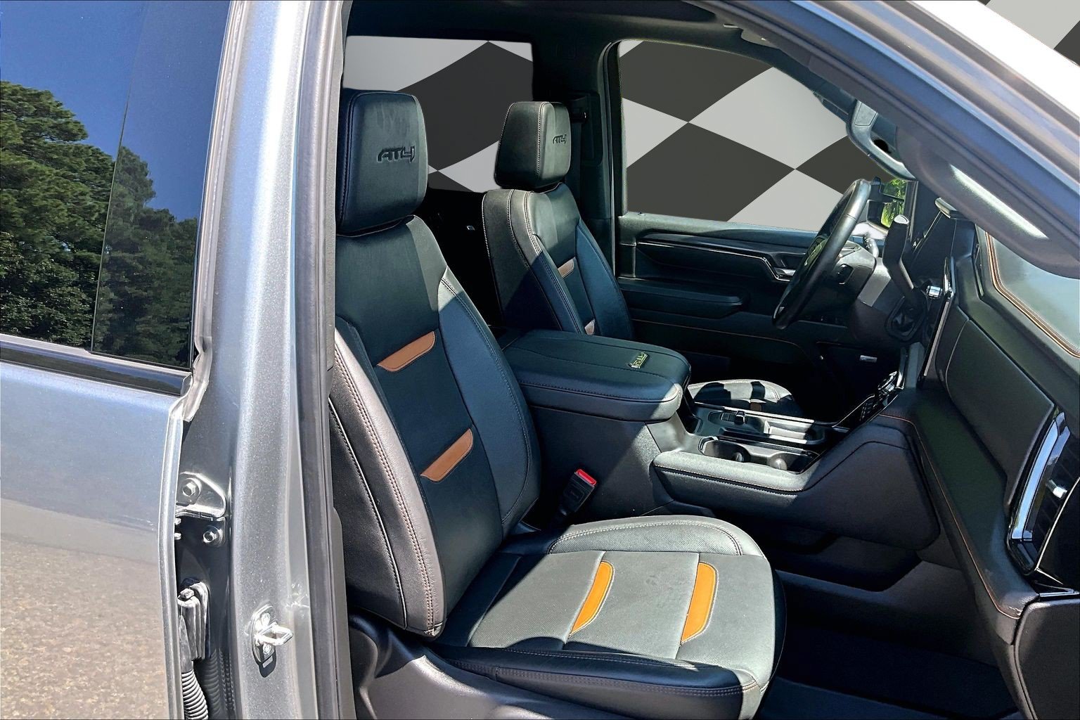 Used 2024 GMC Sierra 3500 AT4 w/ AT4 Premium Plus Package AWD/4WD image 7