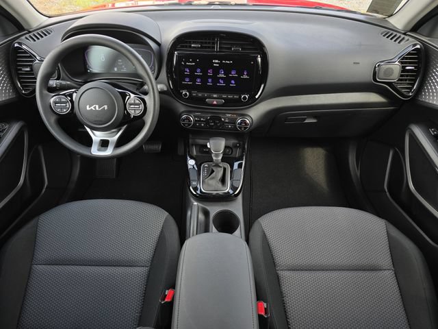 Certified 2025 Kia Soul S FWD image 18