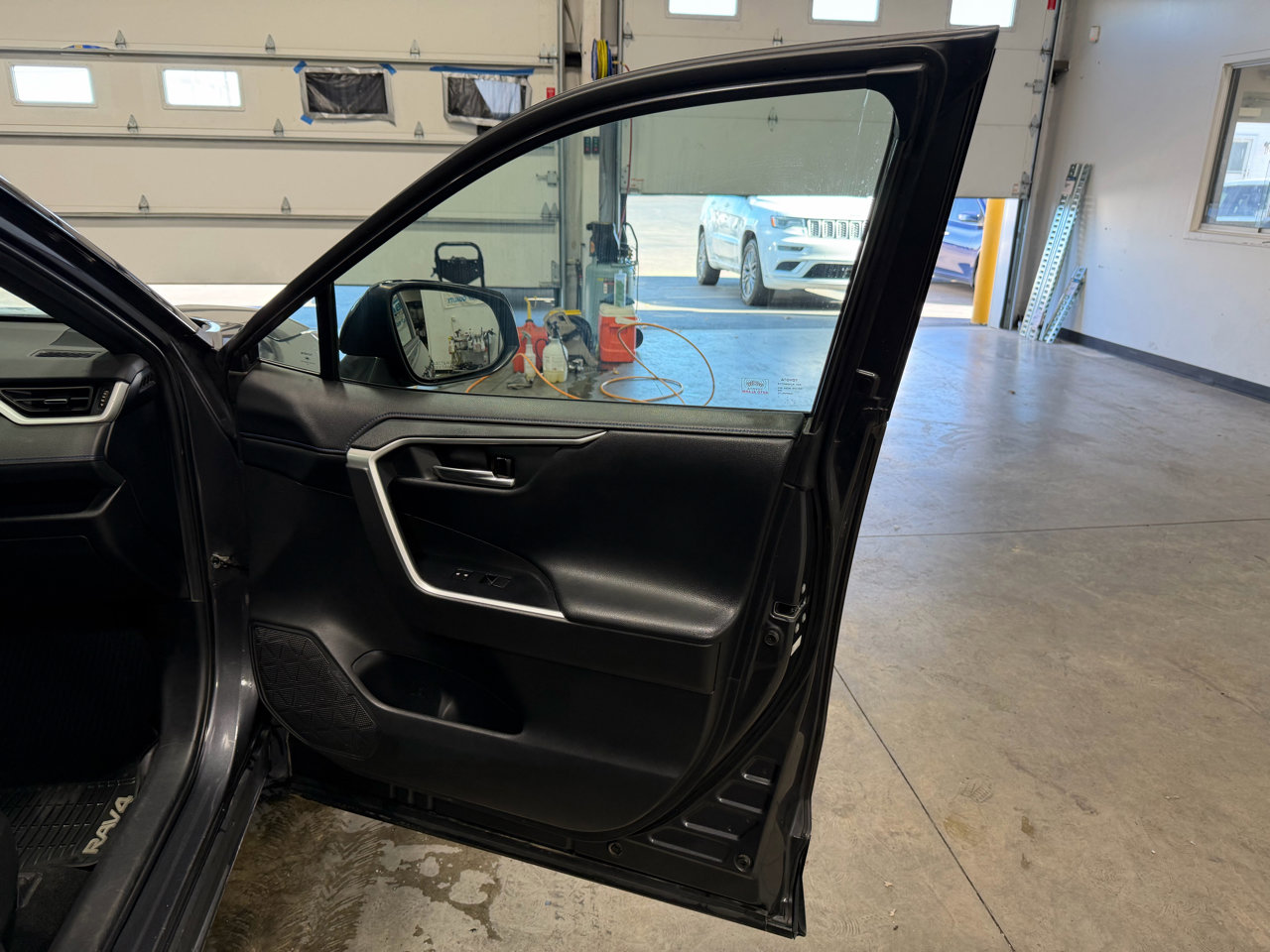 Used 2020 Toyota RAV4 XSE image 30