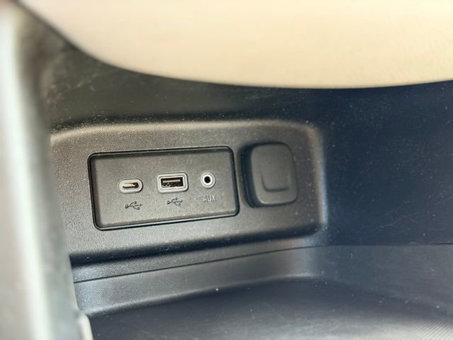Used 2019 Chevrolet Equinox LT image 16