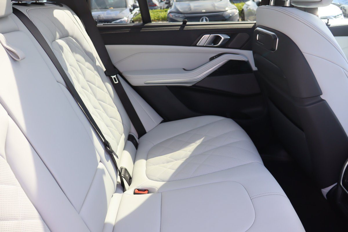 Used 2026 BMW X5 M60i AWD/4WD image 15