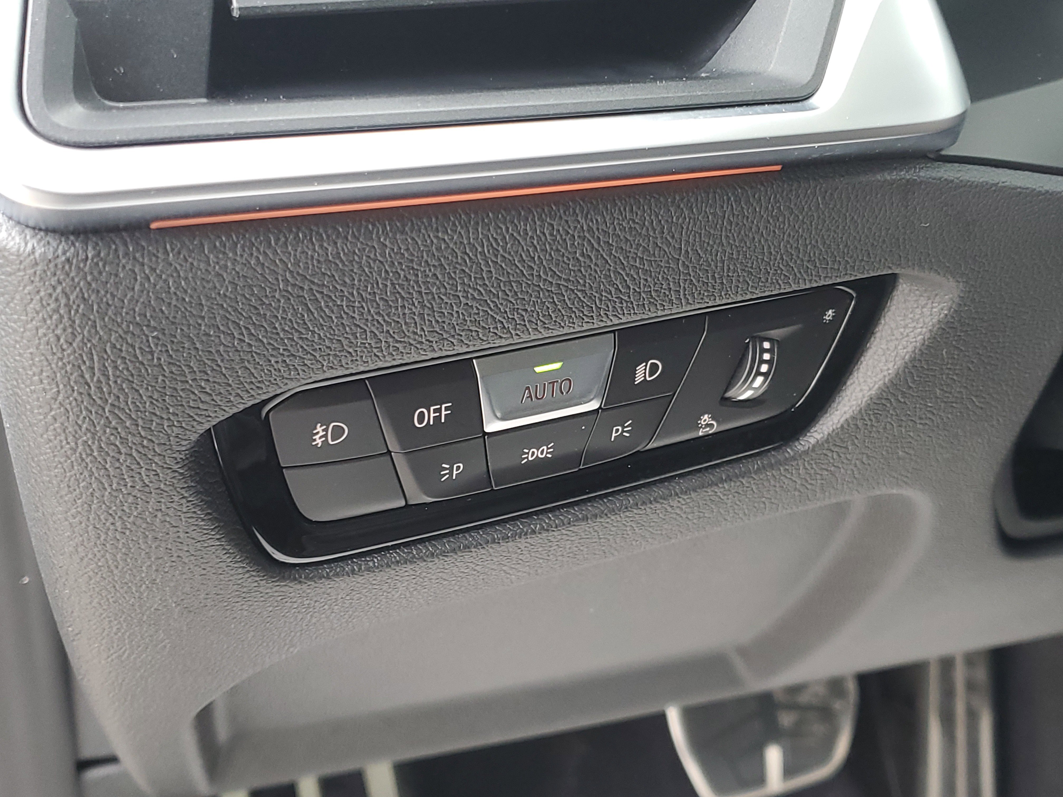 Used 2022 BMW 430i xDrive Coupe w/ M Sport Package image 11