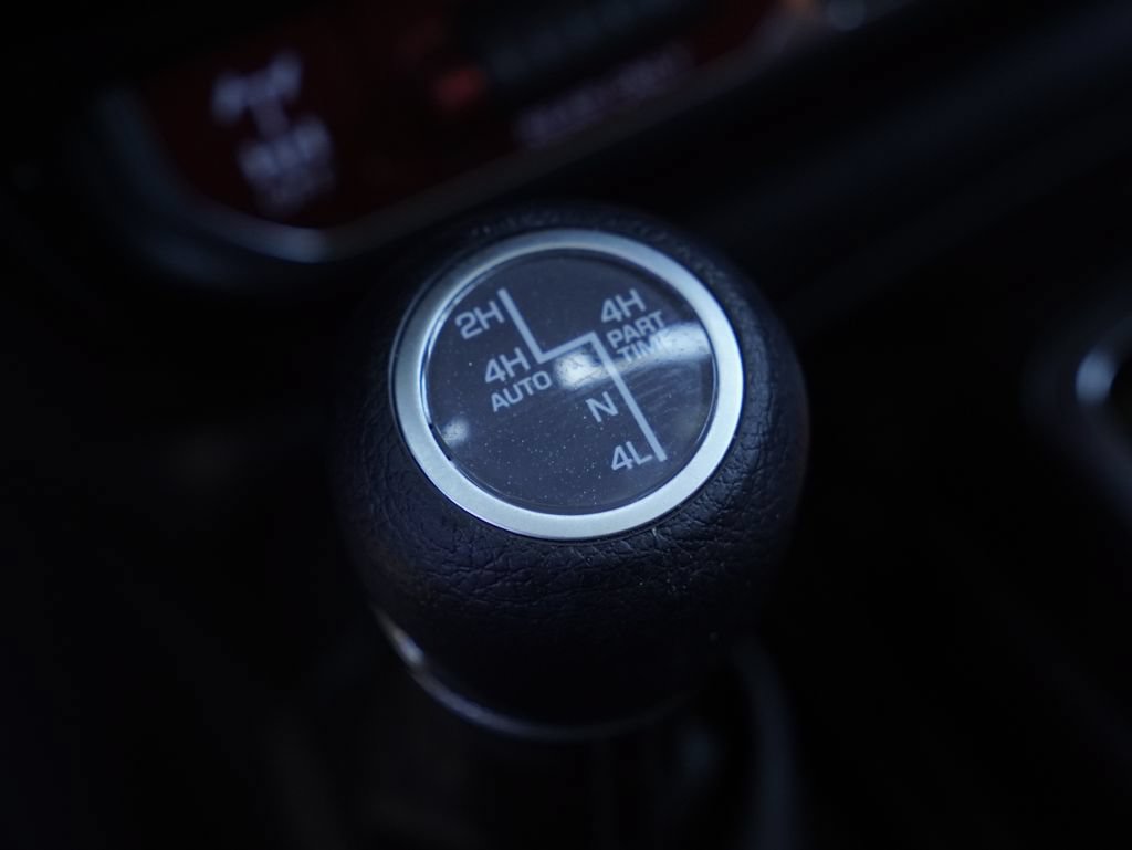 Used 2024 Jeep Wrangler Unlimited AWD/4WD image 25