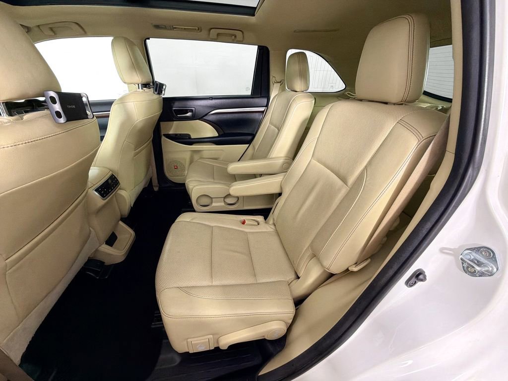 Used 2016 Toyota Highlander Limited image 26