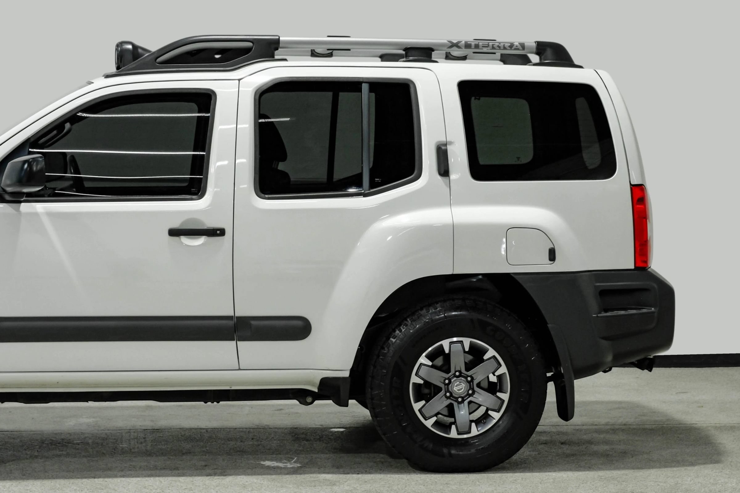 Used 2014 Nissan Xterra PRO-4X w/ Nevada Tow Package AWD/4WD image 11