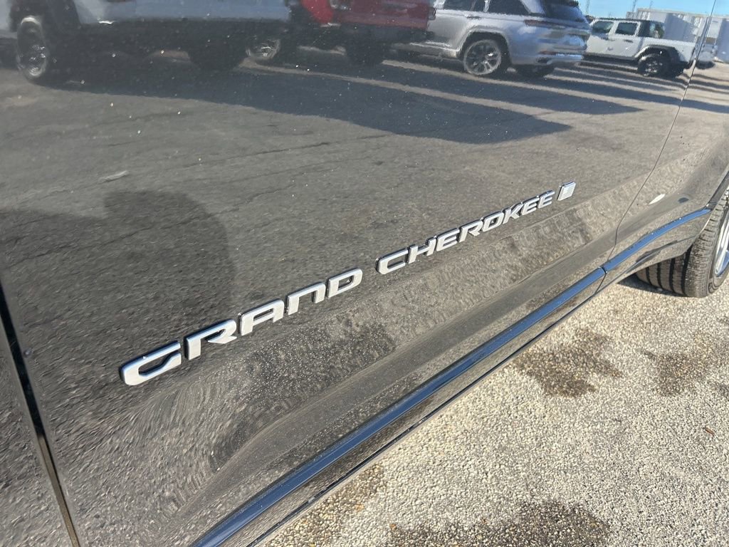 New 2025 Jeep Grand Cherokee Overland image 18