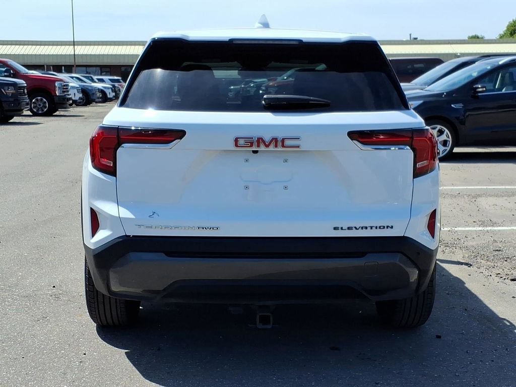 Used 2025 GMC Terrain Elevation AWD/4WD image 4