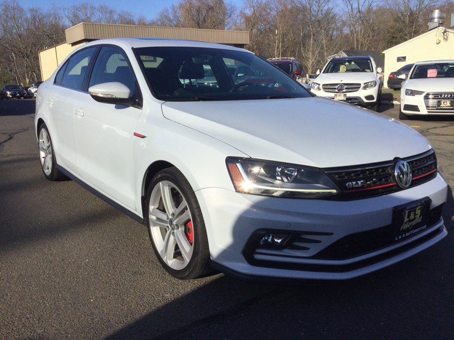 Used 2017 Volkswagen Jetta GLI FWD image 6