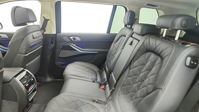 Used 2026 BMW X7 xDrive40i image 32