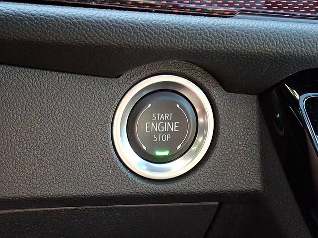 Used 2024 Chevrolet Traverse RS FWD image 23