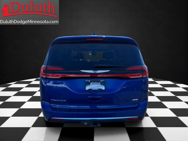Used 2021 Chrysler Pacifica Touring image 4