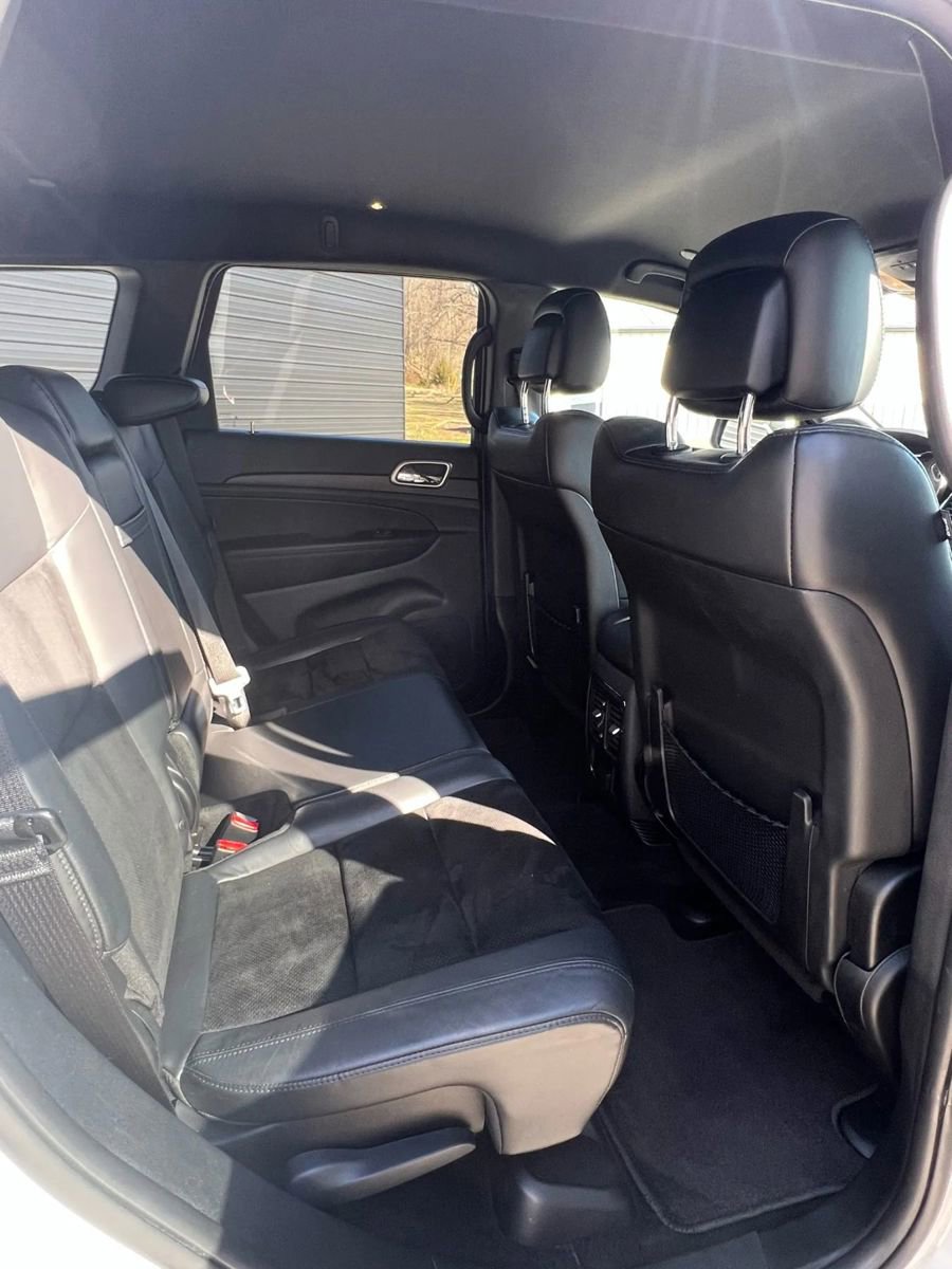 Used 2018 Jeep Grand Cherokee Altitude AWD/4WD image 12