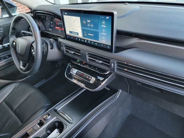 Used 2023 Lincoln Corsair Reserve w/ Equipment Group 201A image 19