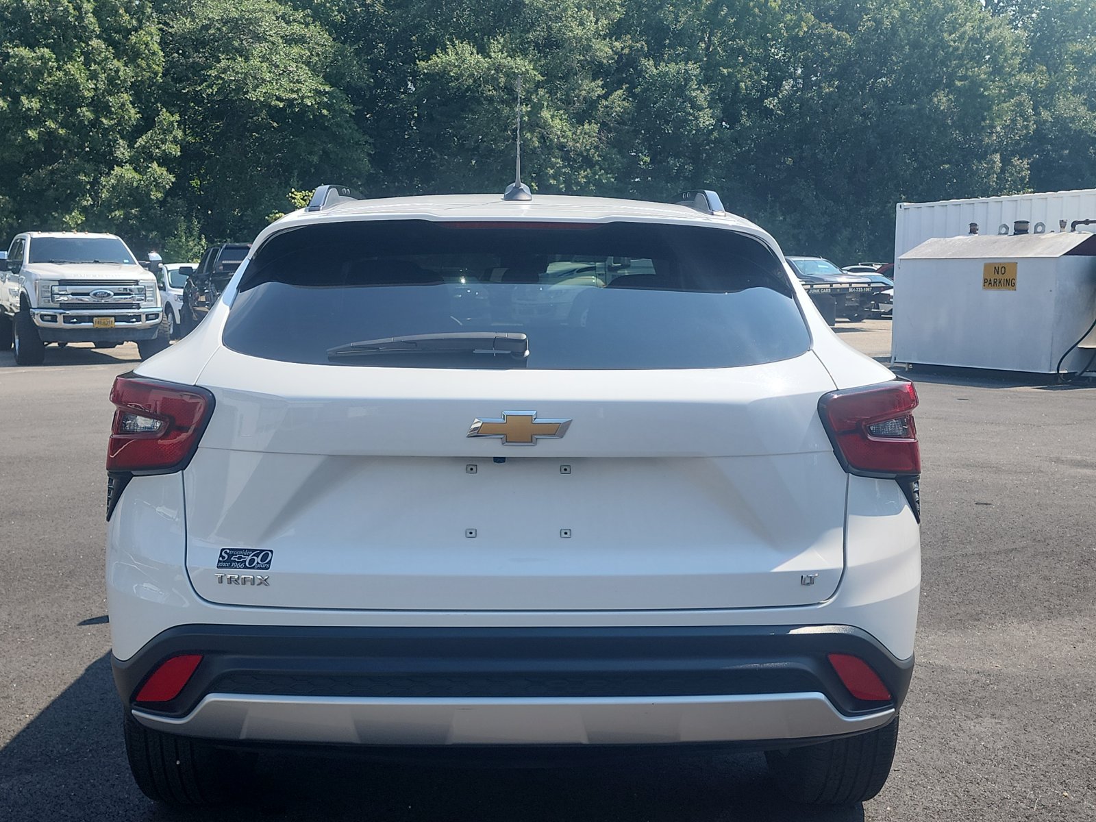Used 2025 Chevrolet Trax LT FWD image 4