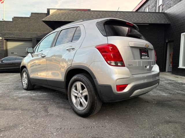 Used 2019 Chevrolet Trax LT w/ LT Convenience Package image 3