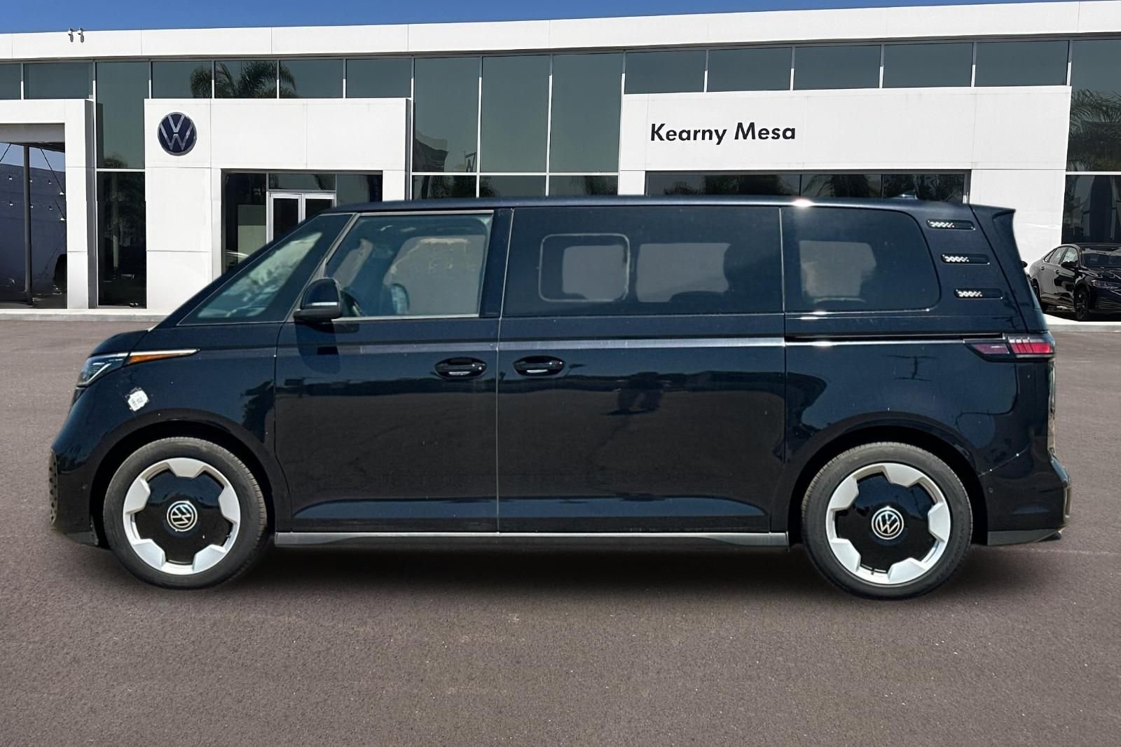 New 2025 Volkswagen ID. Buzz Pro S RWD image 7